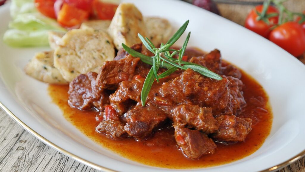 goulash, flesh, beef-2872112.jpg